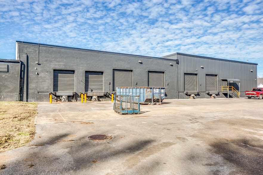 More Photos Of 500 1st Ave, Mount Pleasant Manufacturing For Lease