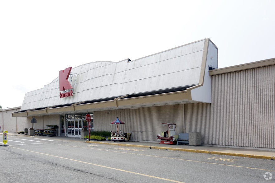 More Photos Of 700-790 Broadway, Westwood Unknown For Lease