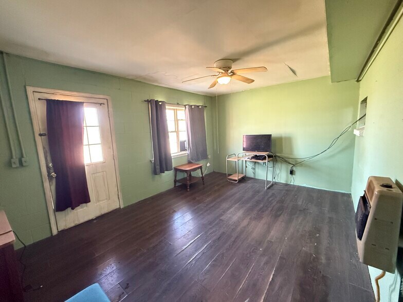 More Photos Of 27753 S Welling Rd, Welling Apartments For Sale