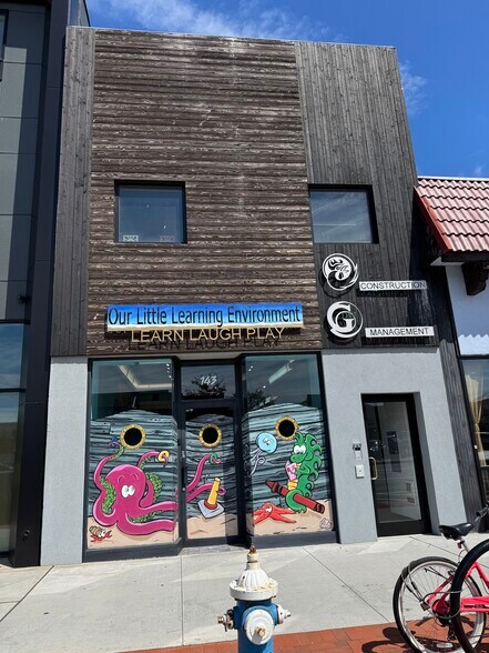 More Photos Of 143 E Park Ave, Long Beach Storefront Retail Office For Lease
