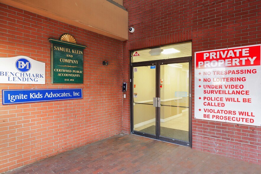 More Photos Of 36 W Main St, Freehold Medical For Lease