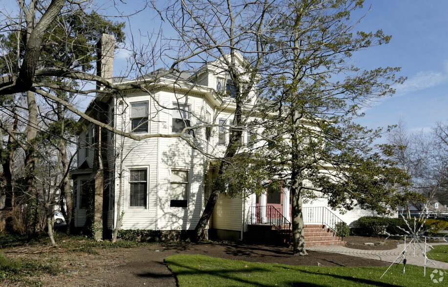 More Photos Of 214 Washington St, Toms River Office For Lease