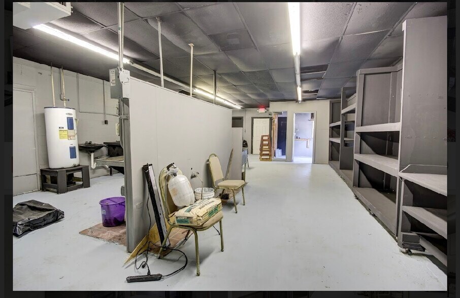More Photos Of 1916 Cedar Dr, La Marque Restaurant For Lease