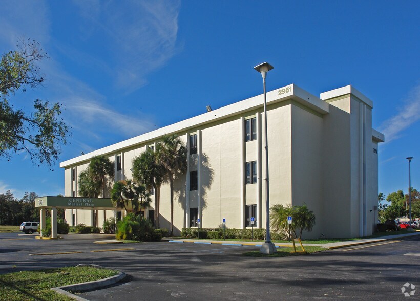 More Photos Of 2951 NW 49th Ave, Lauderdale Lakes Medical For Lease