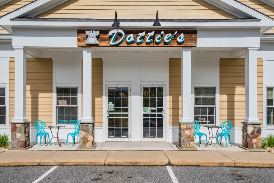 More Photos Of 787 Main St S, Woodbury Storefront Retail Office For Sale