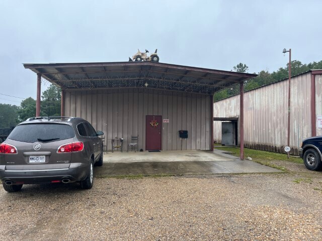 Primary Photo Of 3075 Highway 35 S, Foxworth Auto Salvage Facility For Sale