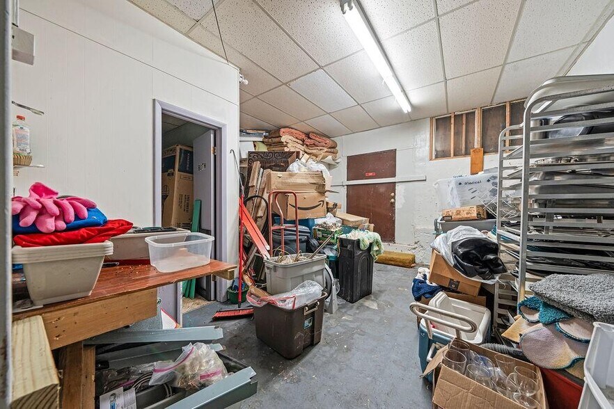 More Photos Of 111 N 3rd St, Ozark General Retail For Sale