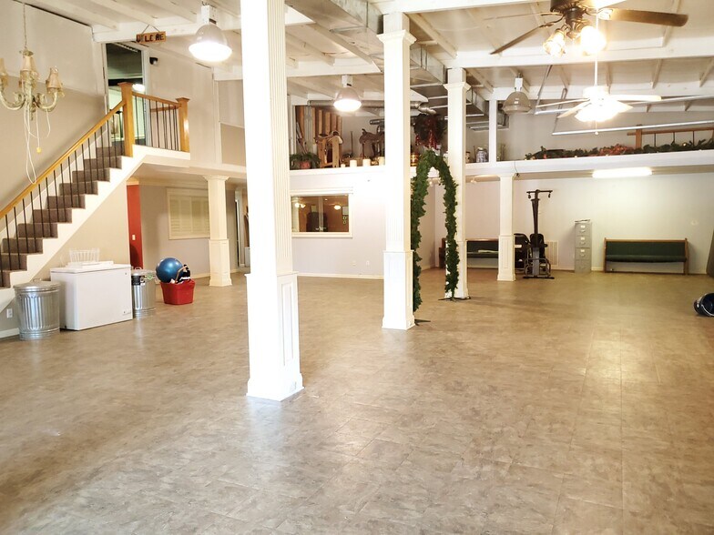 More Photos Of , Hamilton General Retail For Sale