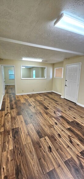 More Photos Of 3223 Shallowford Rd, Atlanta Office For Lease