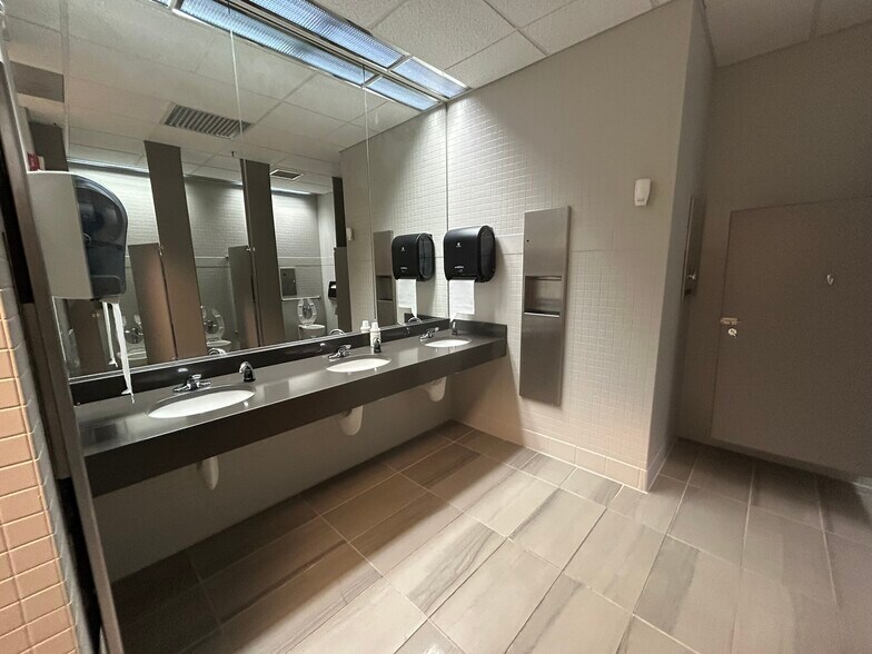 More Photos Of 165 Township Line Rd, Jenkintown Office For Lease