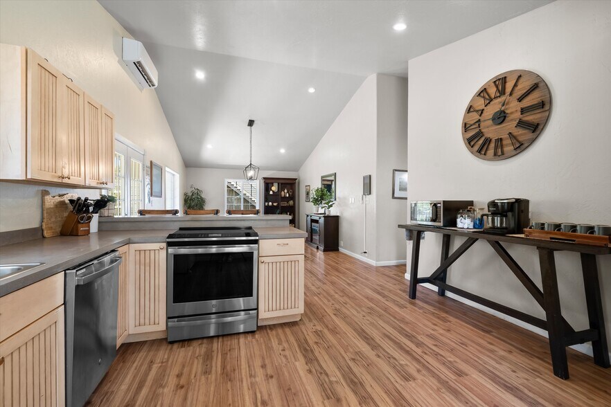 More Photos Of 53345 Riverview Dr, La Pine Multifamily For Sale