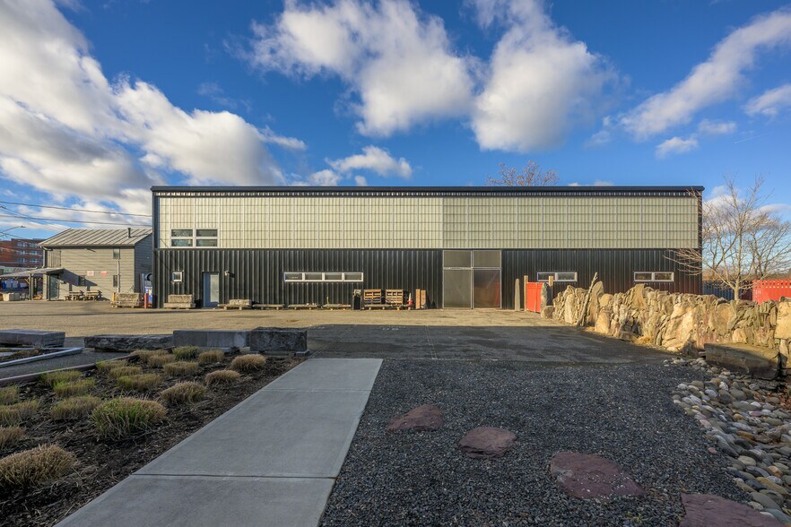 More Photos Of 78-90 Green St, Hudson Flex For Sale