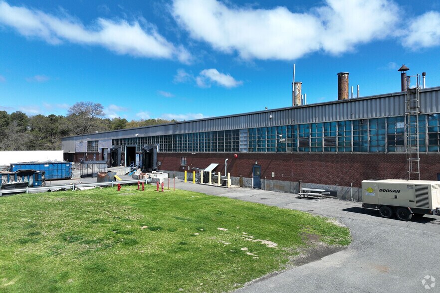 More Photos Of 136 Fuller Rd, Albany Warehouse For Sale