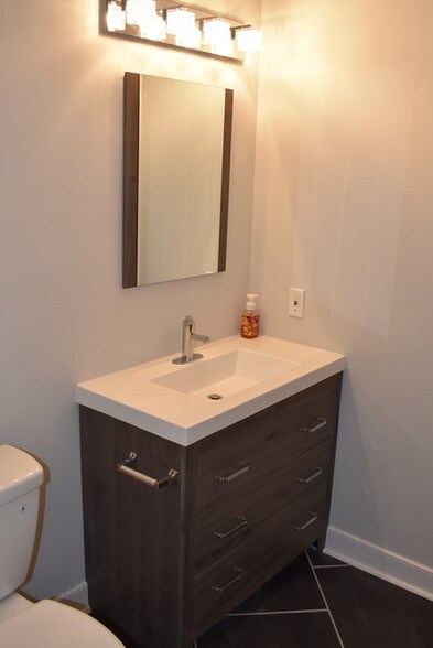 More Photos Of 7300 Hanover Green Dr, Mechanicsville Office For Sale