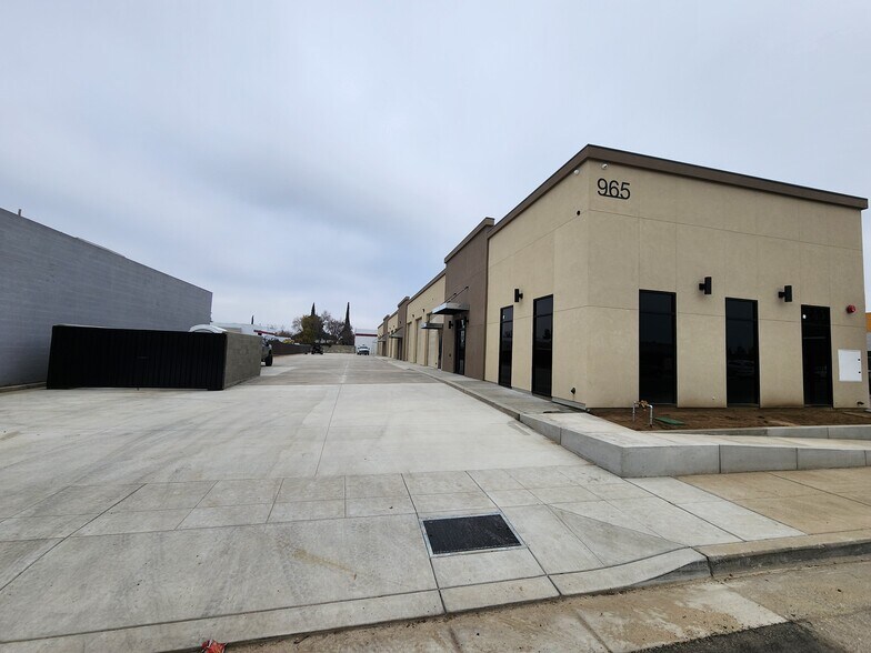 More Photos Of 965 Barstow Ave, Clovis Industrial For Lease