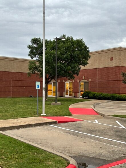 More Photos Of 1207 W McDermott Dr, Allen Daycare Center For Lease