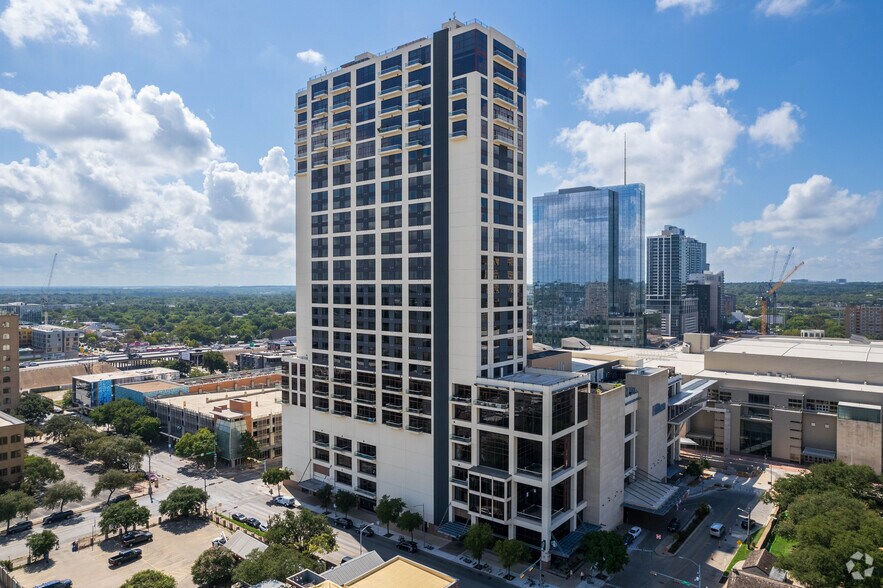 More Photos Of 509 E 5th St, Austin Hotel For Lease