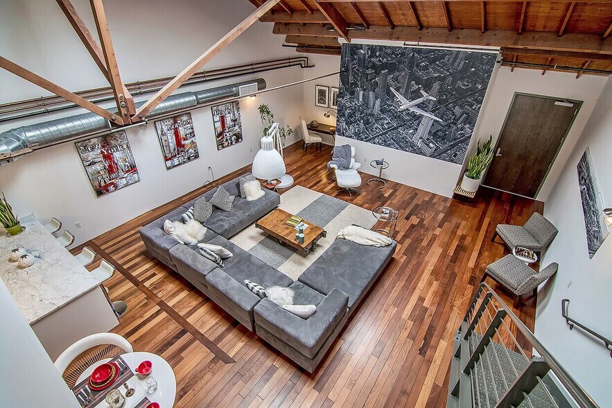 Primary Photo Of 1046 Princeton Dr, Venice Office For Sale