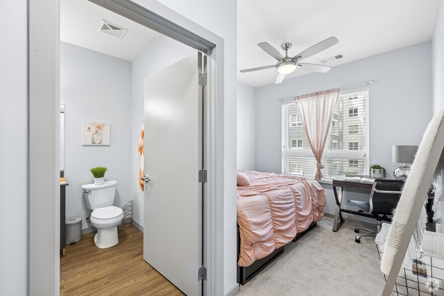 More Photos Of 919 E Genesee St, Syracuse Apartments For Lease