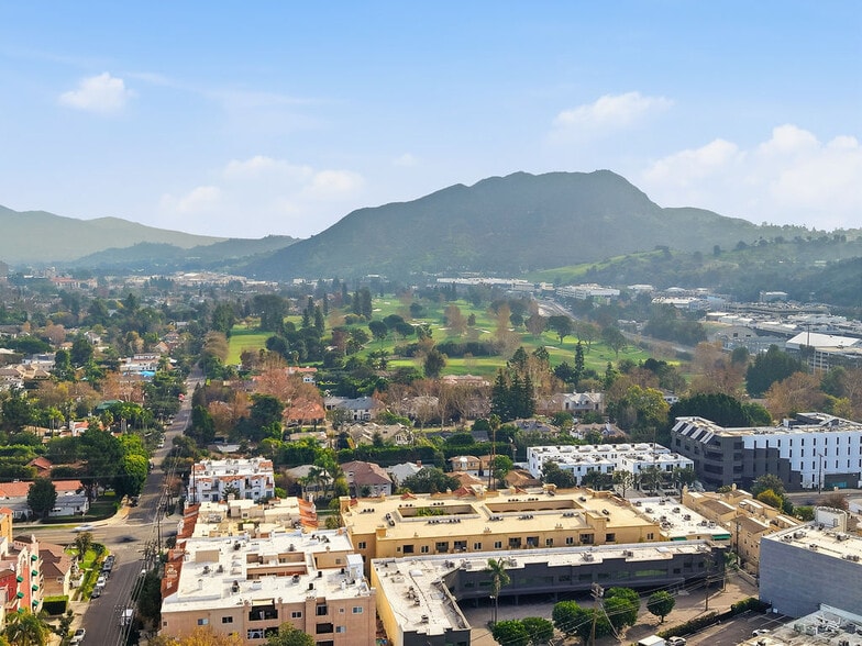 More Photos Of 10714 Valley Spring Ln, North Hollywood Apartments For Sale