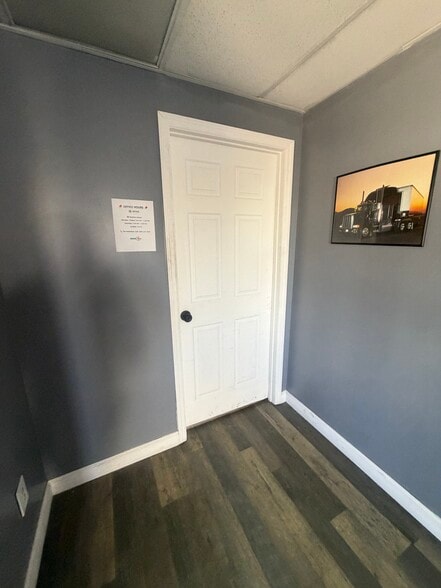 More Photos Of 3303 37th St, Orlando Warehouse For Lease