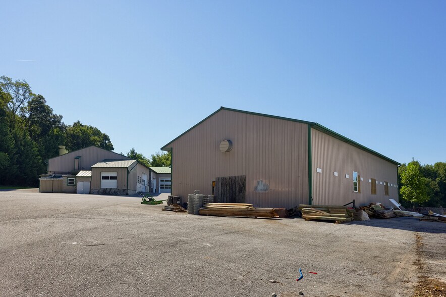 More Photos Of 197 Pencroft Dr N, Holtwood Industrial For Sale