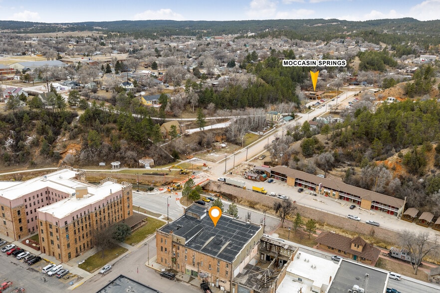 More Photos Of 603 N River St, Hot Springs Hotel For Lease