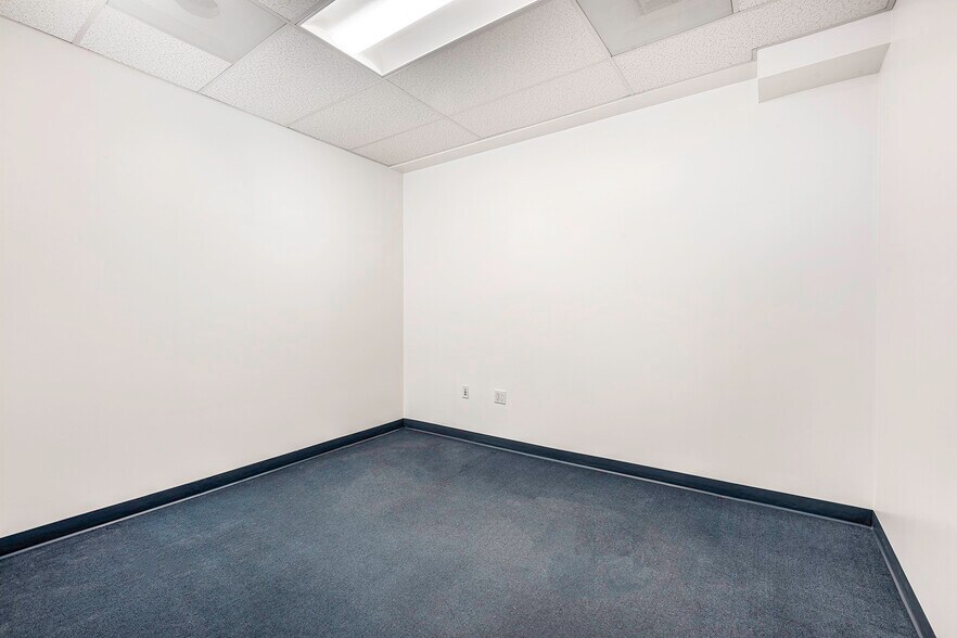 More Photos Of 2700 N Bellflower Blvd, Long Beach Medical For Lease