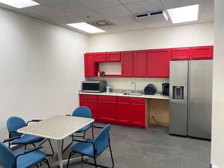 More Photos Of 152 Regional Pky, Orangeburg Distribution For Lease