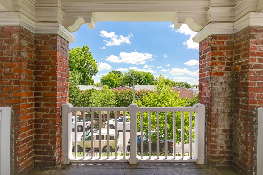 More Photos Of 2400 Barton Ave, Richmond Apartments For Sale