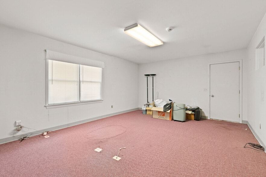 More Photos Of 2640 Ridgeway Ave, Rochester Medical For Lease