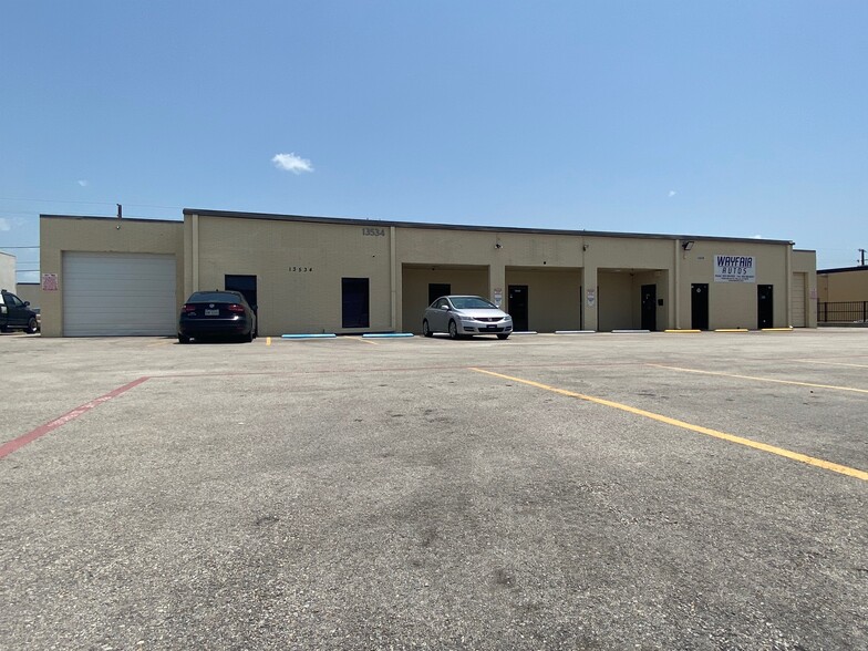 Primary Photo Of 13526-13534 Method St, Dallas Distribution For Lease