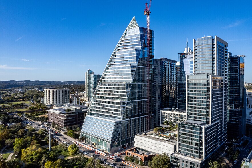 More Photos Of 601 W 2nd St, Austin Office For Lease