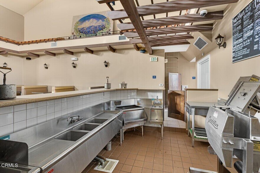 More Photos Of 125 S 10th St, Santa Paula Restaurant For Lease