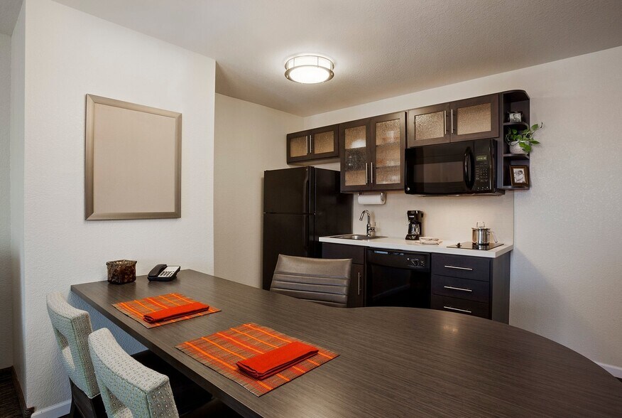 More Photos Of 14362 Lincoln Way, Thornton Hotel For Sale