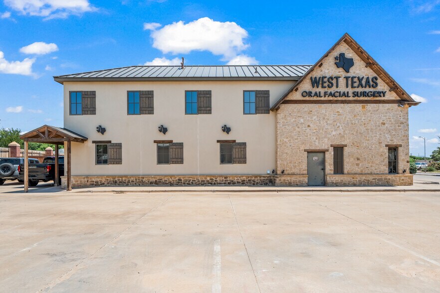 More Photos Of 7515 Quaker Ave, Lubbock Medical For Sale