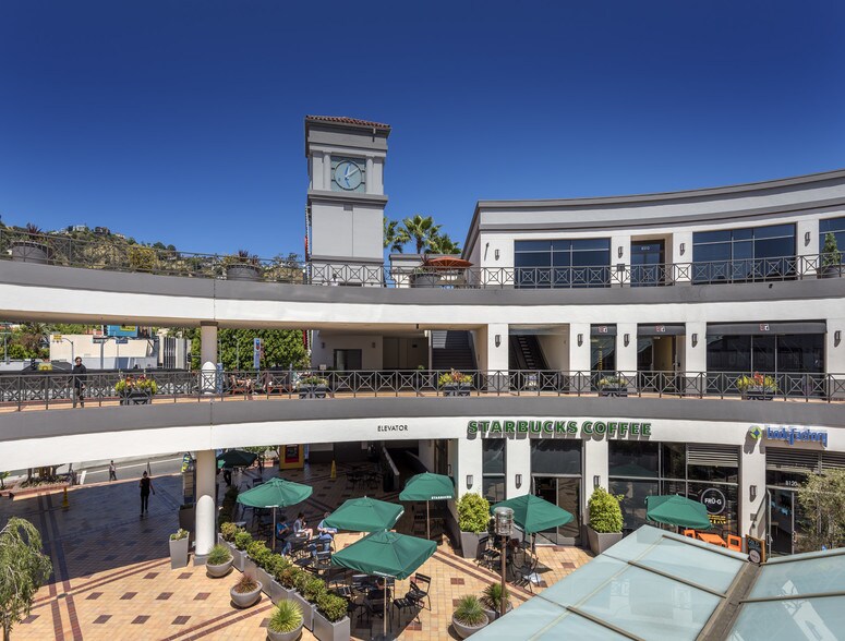 More Photos Of 8000 W Sunset Blvd, West Hollywood Restaurant For Lease