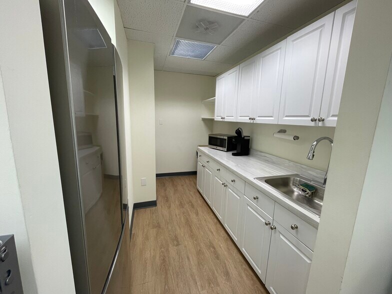 More Photos Of 400 N Washington St, Falls Church Office For Lease