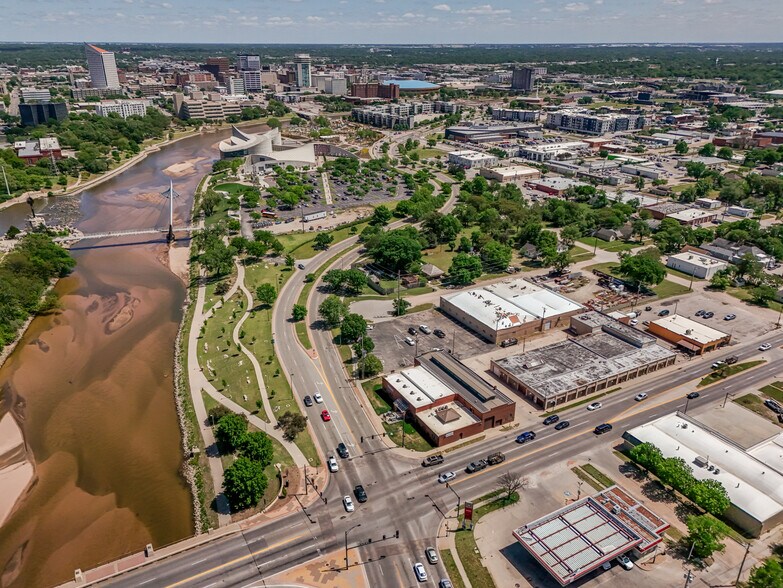 More Photos Of 470 N Seneca St, Wichita Warehouse For Sale