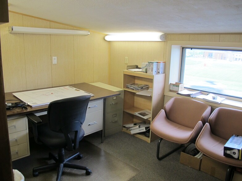 More Photos Of 4056 Marietta Ave, Mount Joy Light Distribution For Lease