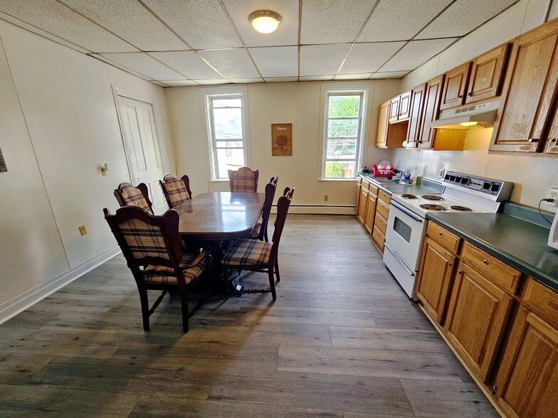 More Photos Of 302 S 6th St, Lebanon Storefront Retail Residential For Sale