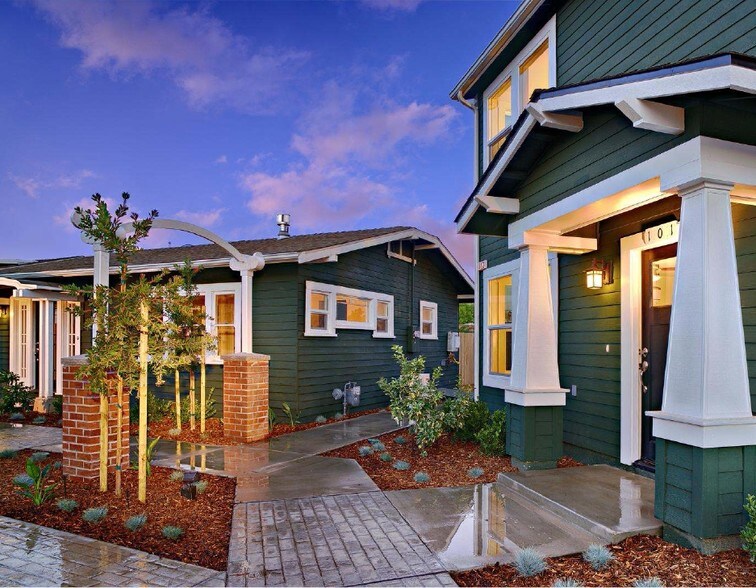Primary Photo Of 950 Divisadero St, Fresno Apartments For Sale