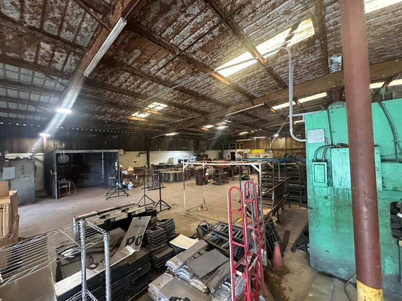 More Photos Of 18409 US Hwy 301, Dade City Warehouse For Sale
