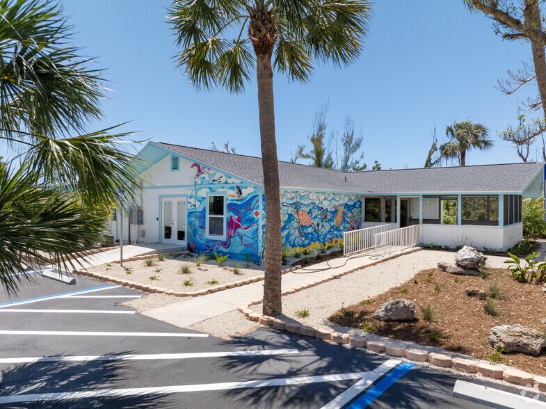Primary Photo Of 4301 Sanibel Captiva Rd, Sanibel Medical For Lease