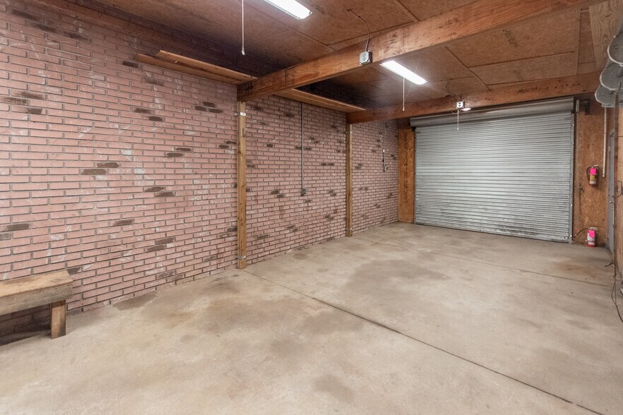 More Photos Of 535 W Main St, Franklin Specialty For Sale