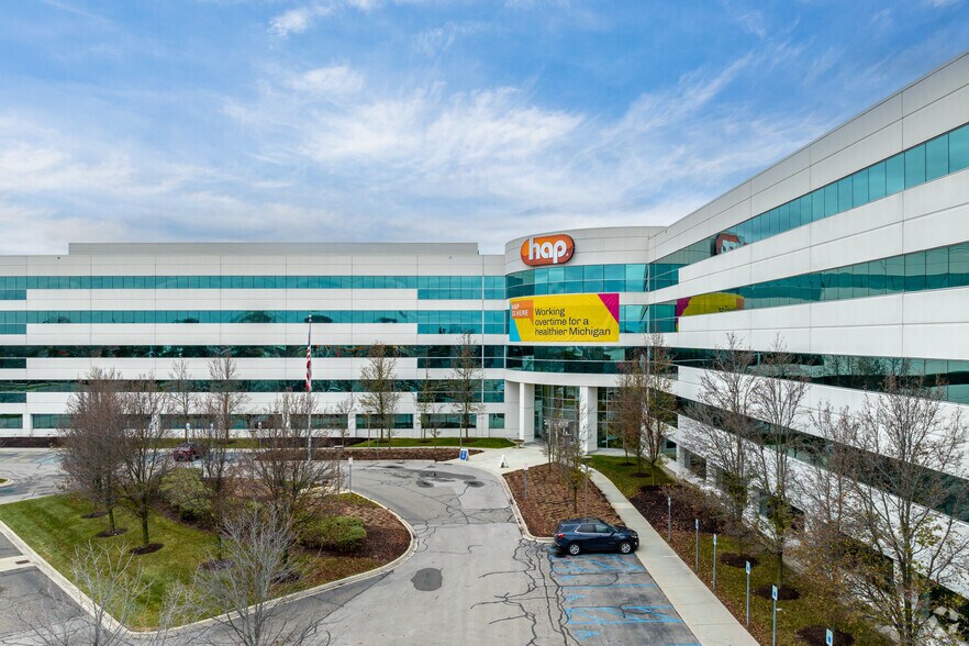 More Photos Of 1414 E Maple Rd, Troy Office For Sale