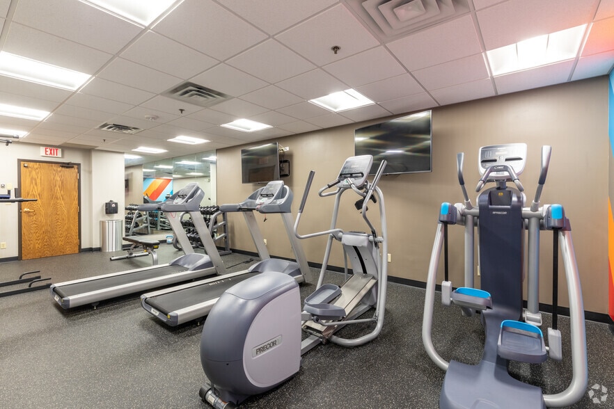 More Photos Of 2626 E 82nd St, Bloomington Office For Sale