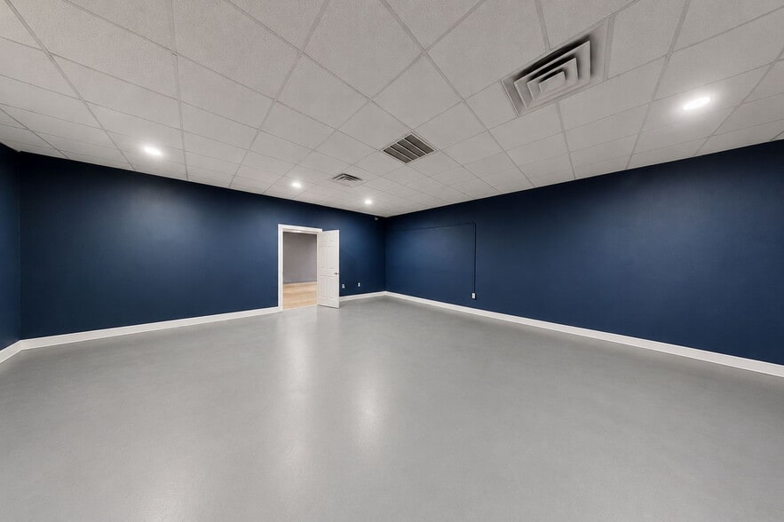 More Photos Of 4946 Rigsby Ave, San Antonio Restaurant For Sale