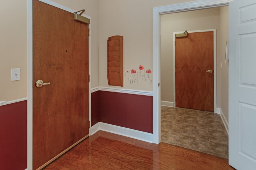 More Photos Of 815 John Harper Rd, Shepherdsville Office For Sale