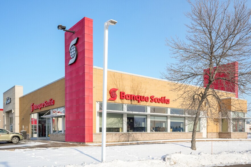 Primary Photo Of 5580 Boul Des Gradins, Québec General Retail For Sale